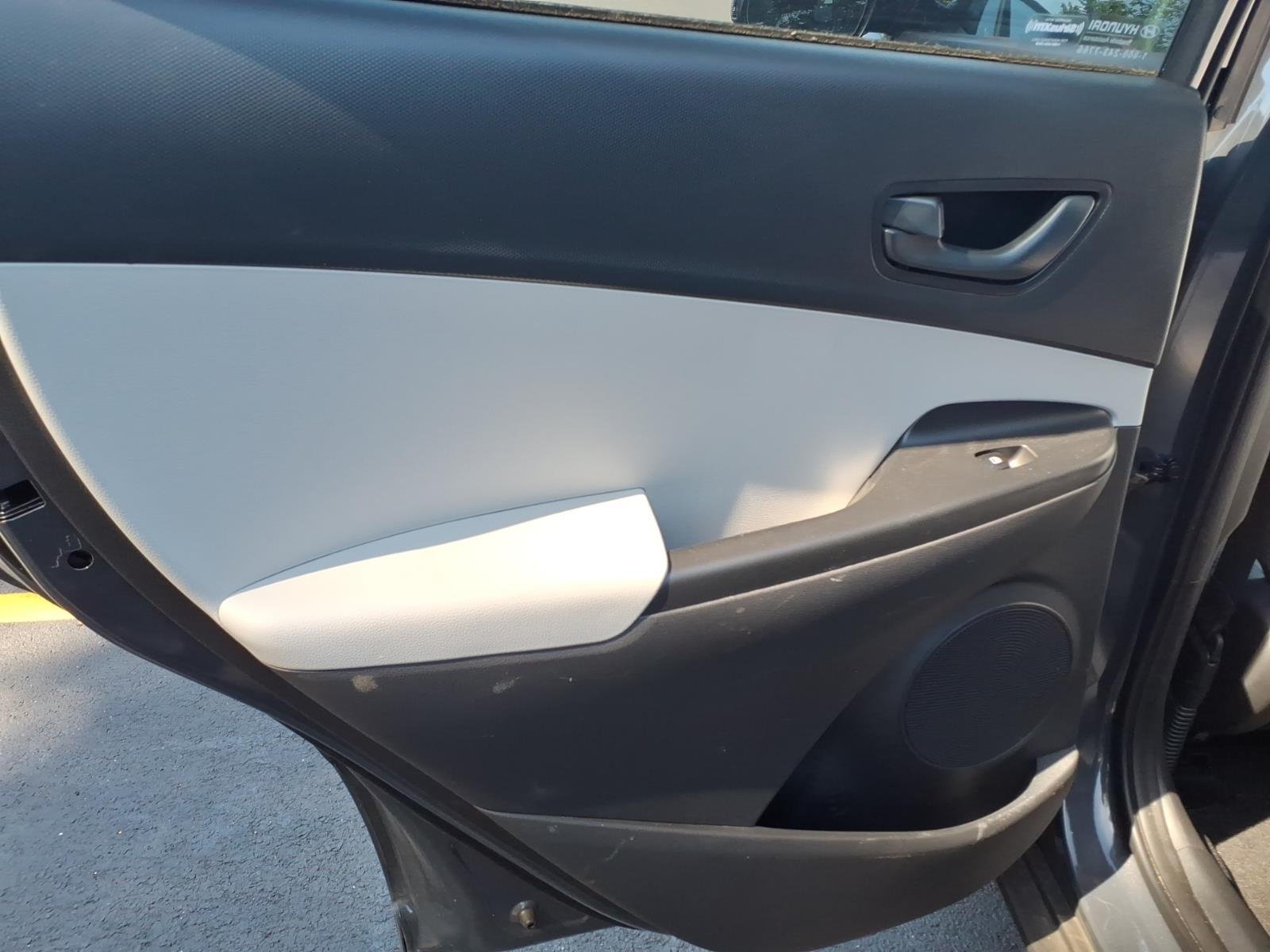 2023 Hyundai Kona SEL - Photo 18