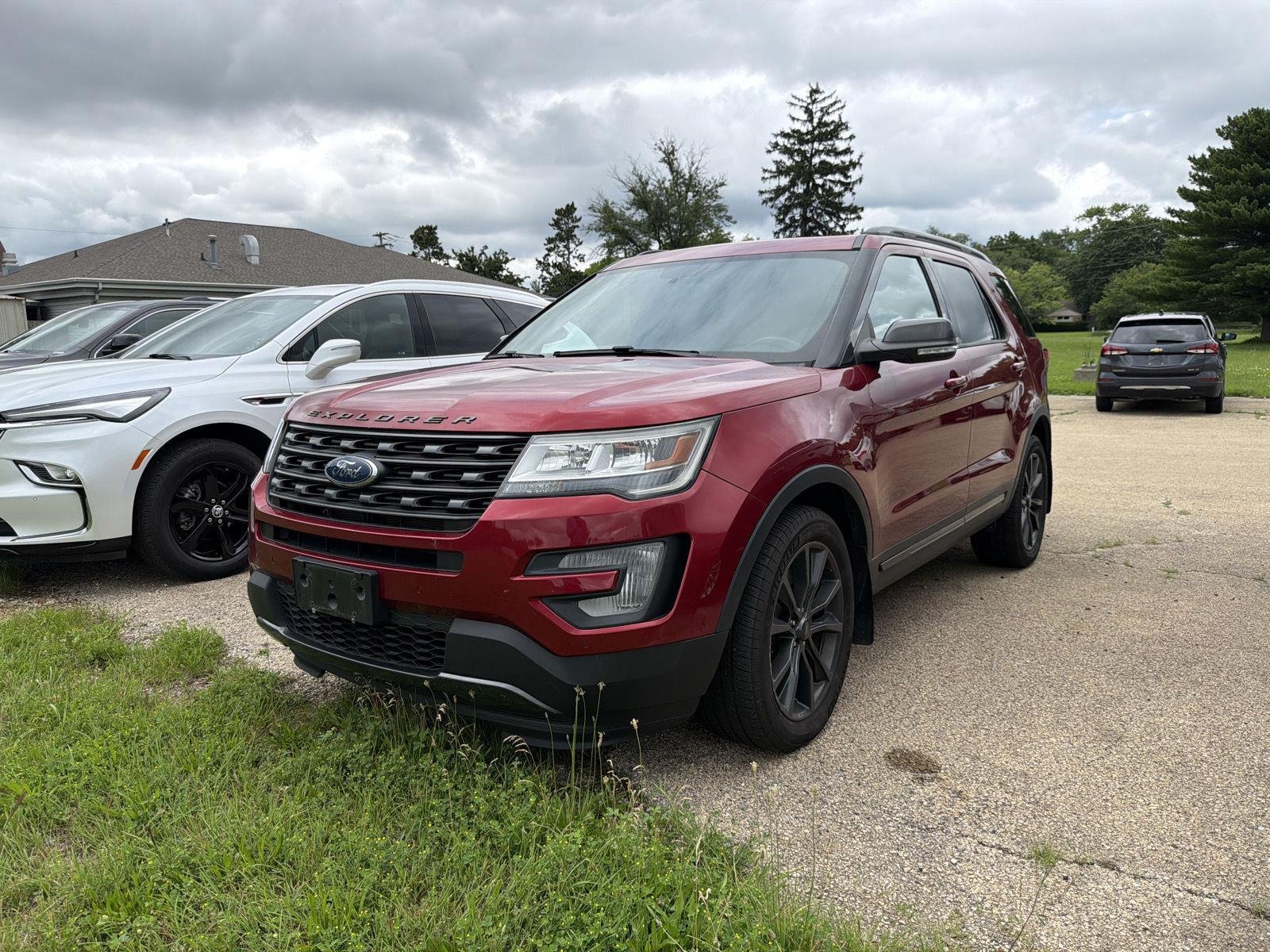 2017 Ford Explorer XLT 4WD's photo