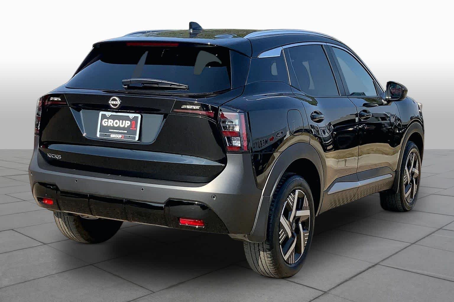 Used 2025 Super Black Nissan SV image 13