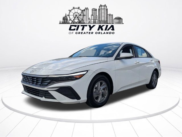 Used 2026 White Hyundai SE image 2