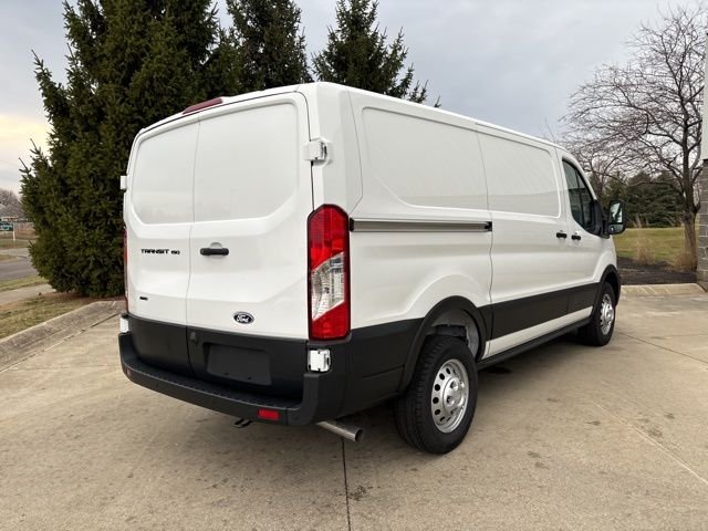 New 2026 Oxford White Ford Base image 6