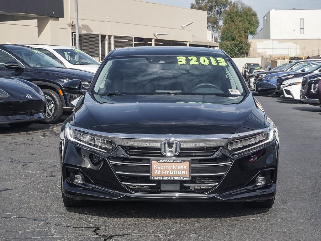 Used 2022  Honda Touring image 2