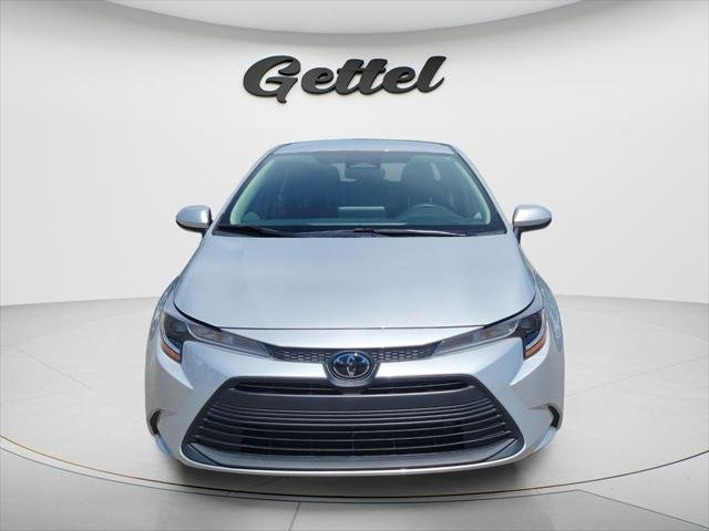 Certified Used 2025 SILVER ME. Toyota  image 2