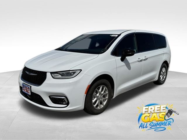 2026 Chrysler Pacifica Select's photo