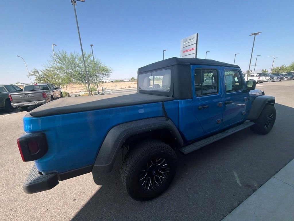 Used 2022 Blue Jeep Sport image 11