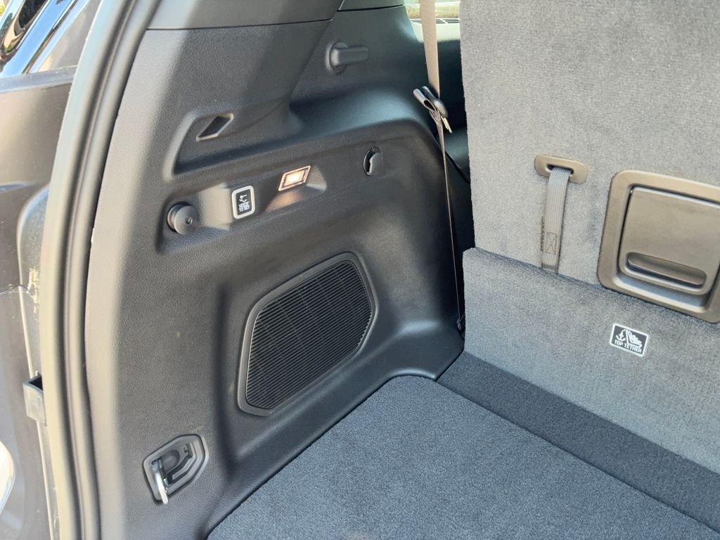 New 2026 Baltic Gray Metallic Clearcoat Jeep Limited image 23