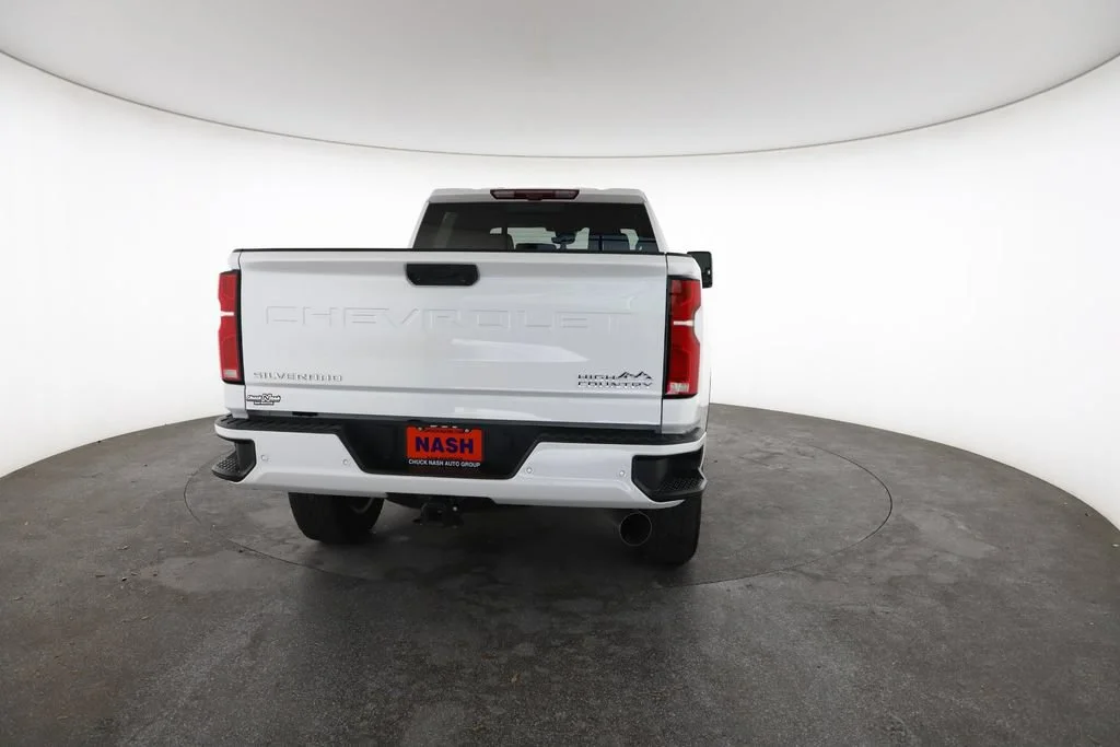 Certified Used 2025 Iridescent Pearl Tricoat Chevrolet High Country image 11