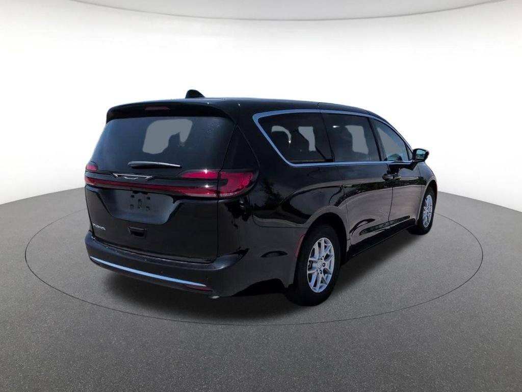 New 2027 Diamond Black Crystal Pearl-Coat Exterior Paint Chrysler Select image 6