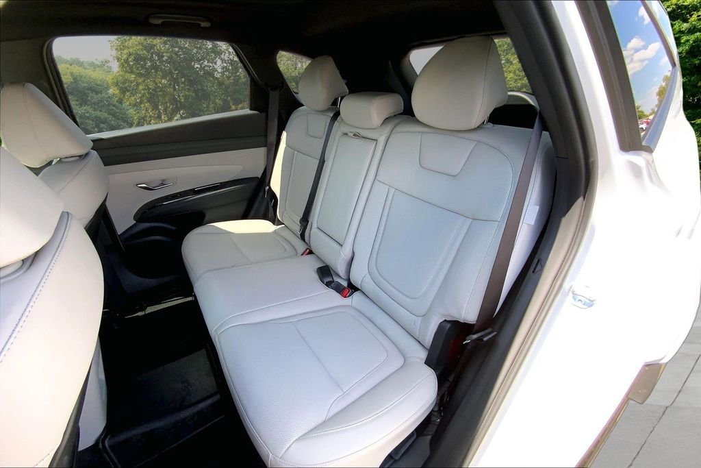 Used 2025 White Hyundai Limited image 21