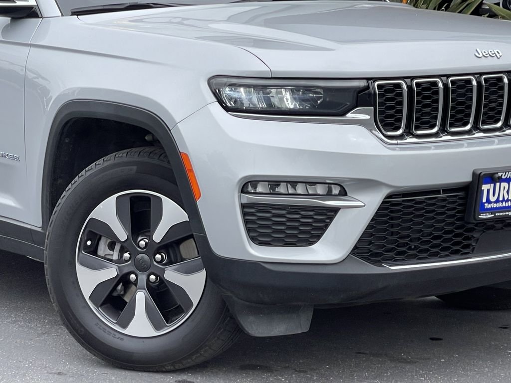 Used 2024 Silver Jeep 4xe image 2