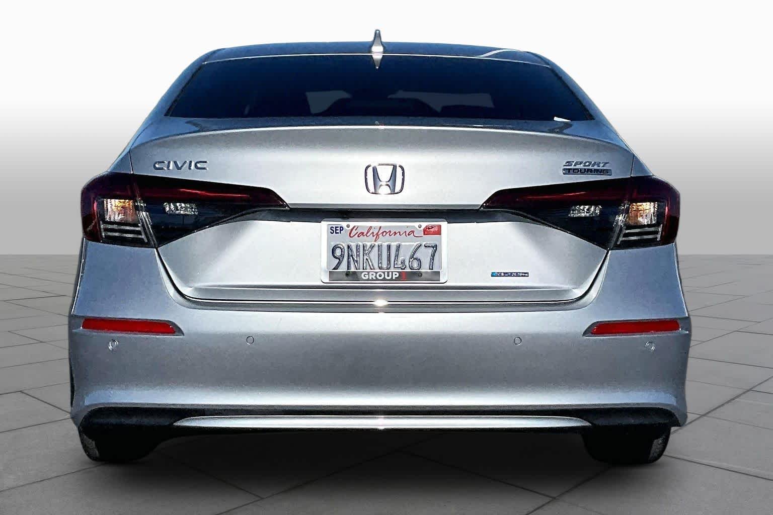 Used 2025 Solar Silver Metallic Honda Sport Touring image 4