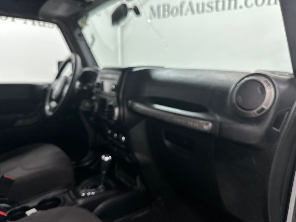 Used 2015 Silver Jeep Sport image 18