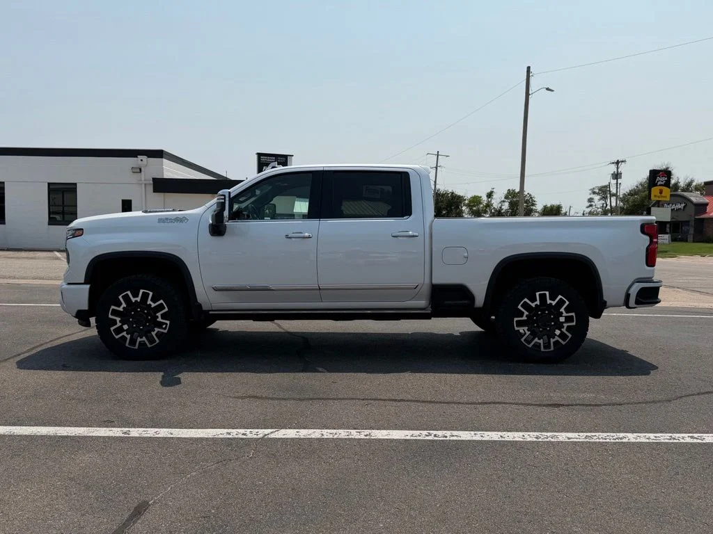 Used 2024 Beige Chevrolet High Country image 6