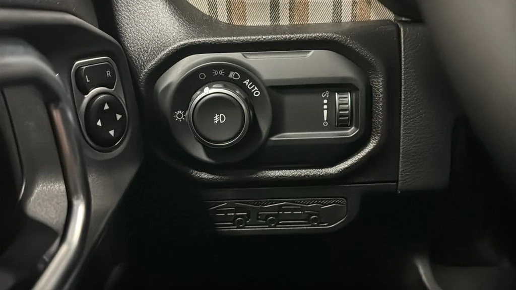 New 2026 White/off-white Jeep Sport image 26