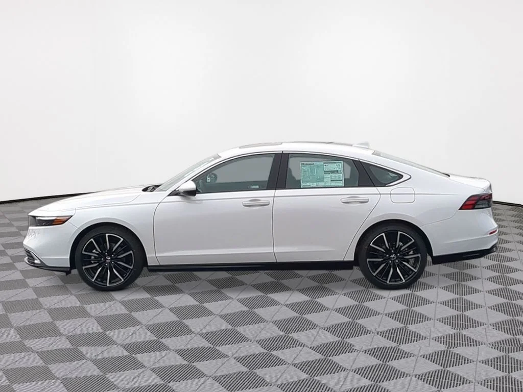 New 2026 Platinum White Pearl Honda Touring Hybrid image 2