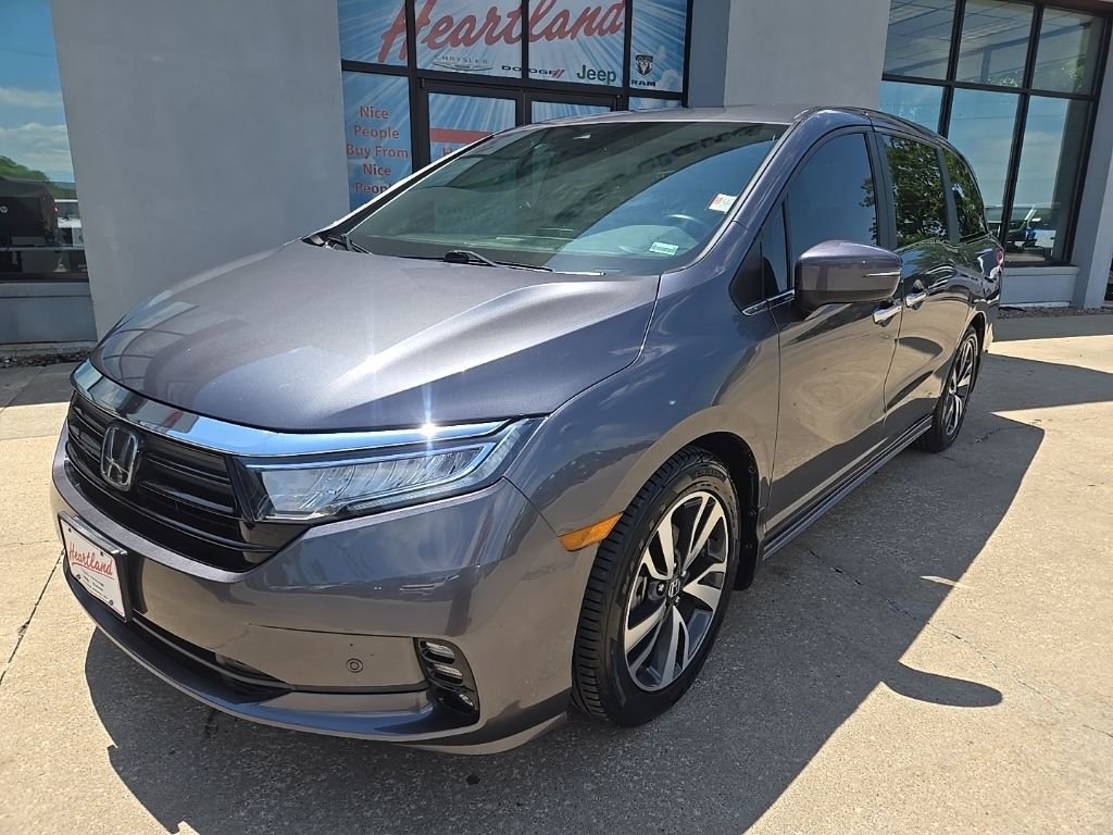 Used 2021  Honda Touring image 2