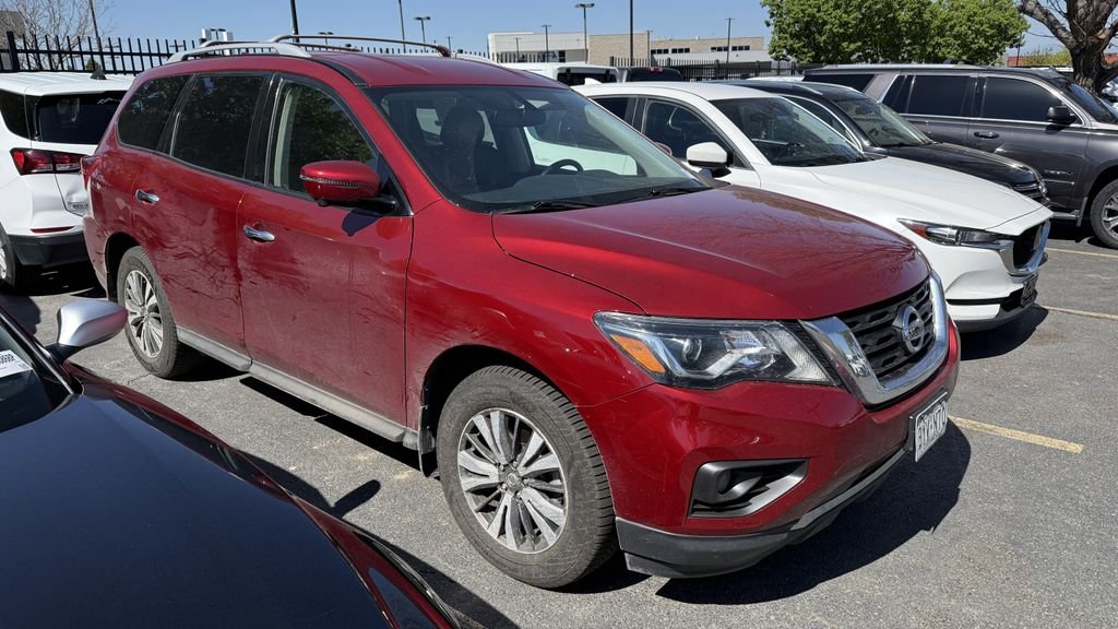 2020 Nissan Pathfinder SL 4WD's photo
