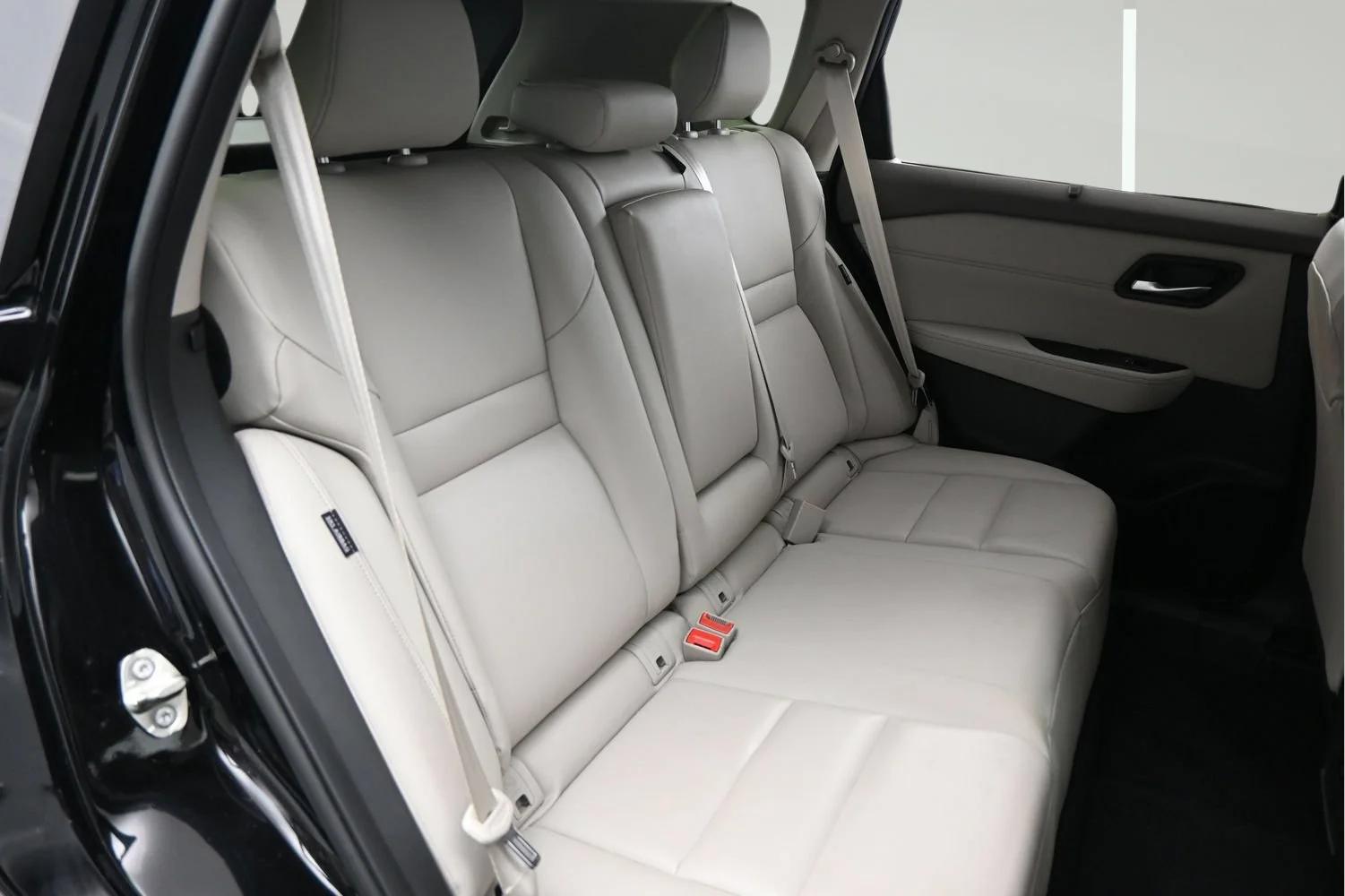 Certified Used 2025 Super Black Nissan SL image 13
