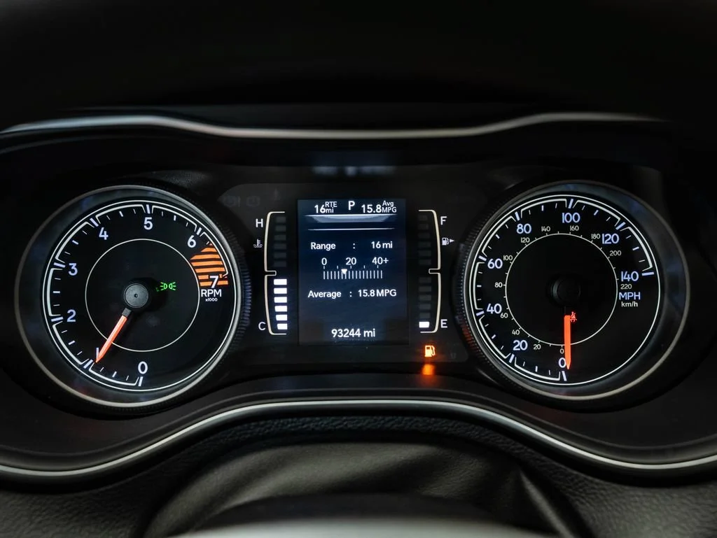 Used 2019 Bright White Clear Coat Jeep Latitude image 30