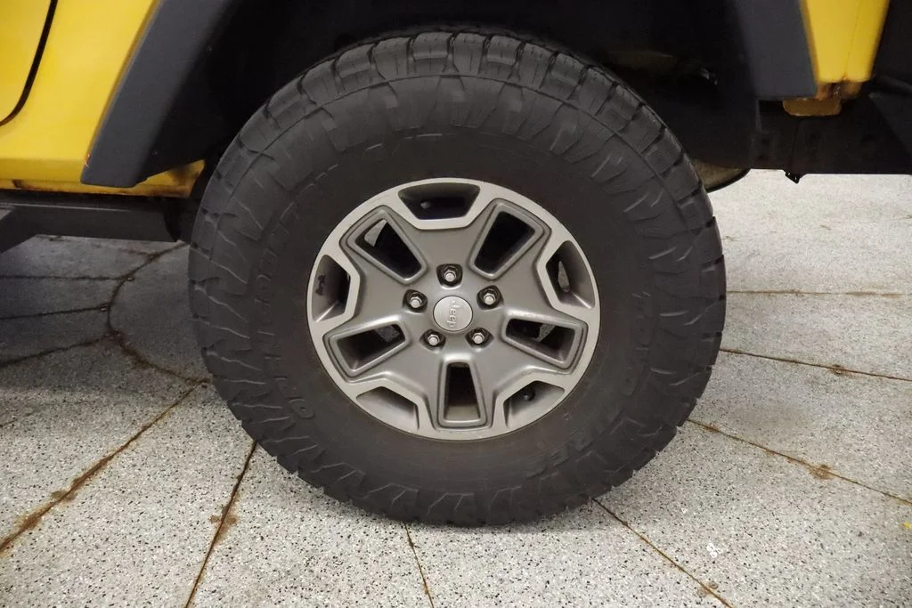 Used 2015 Yellow Jeep Rubicon image 6