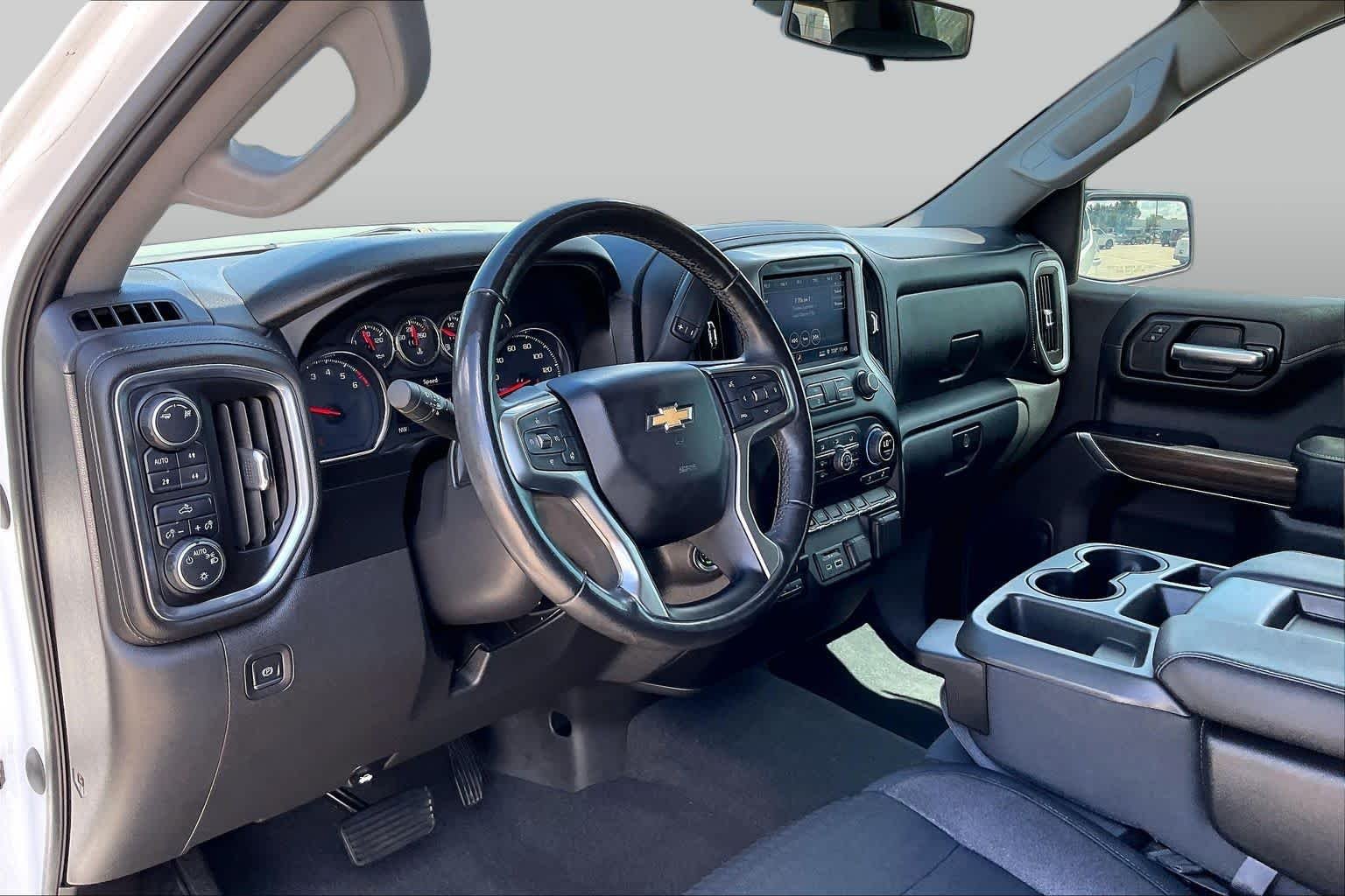 Used 2019 Summit White Chevrolet LT image 17