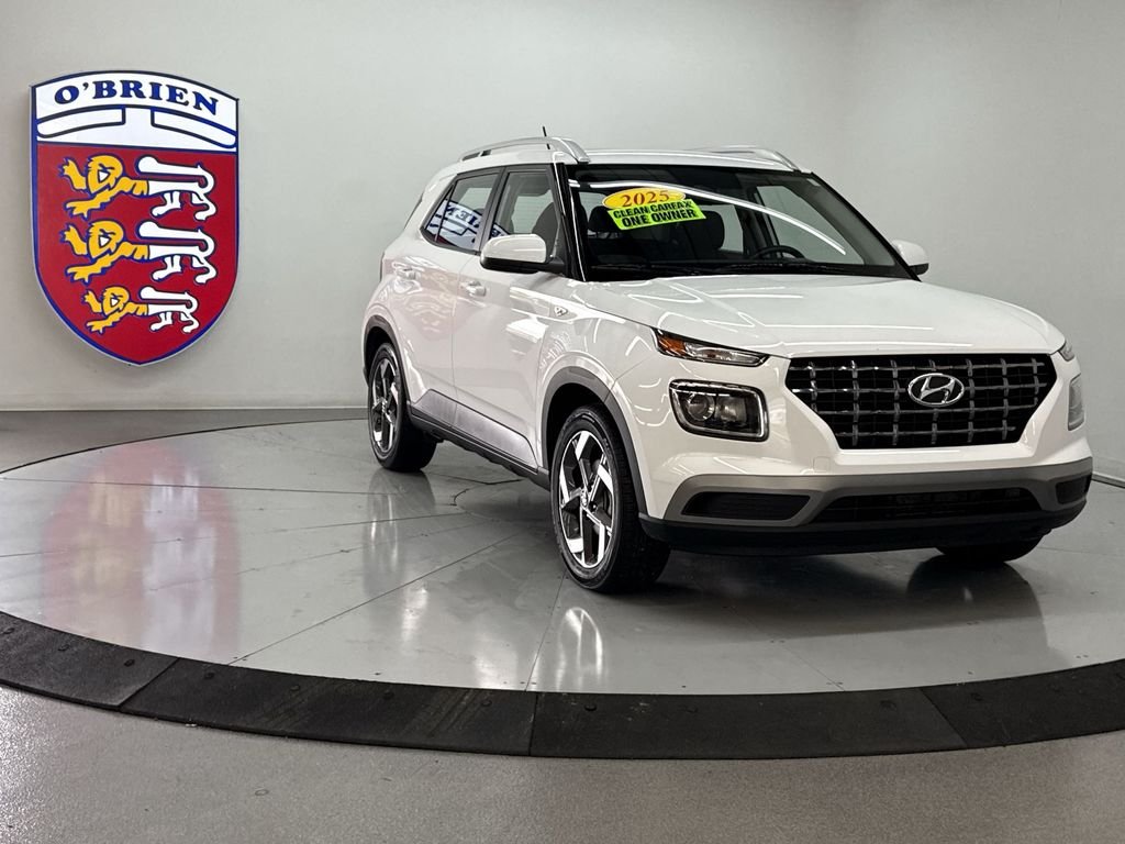 2025 Hyundai Venue SEL IVT's photo