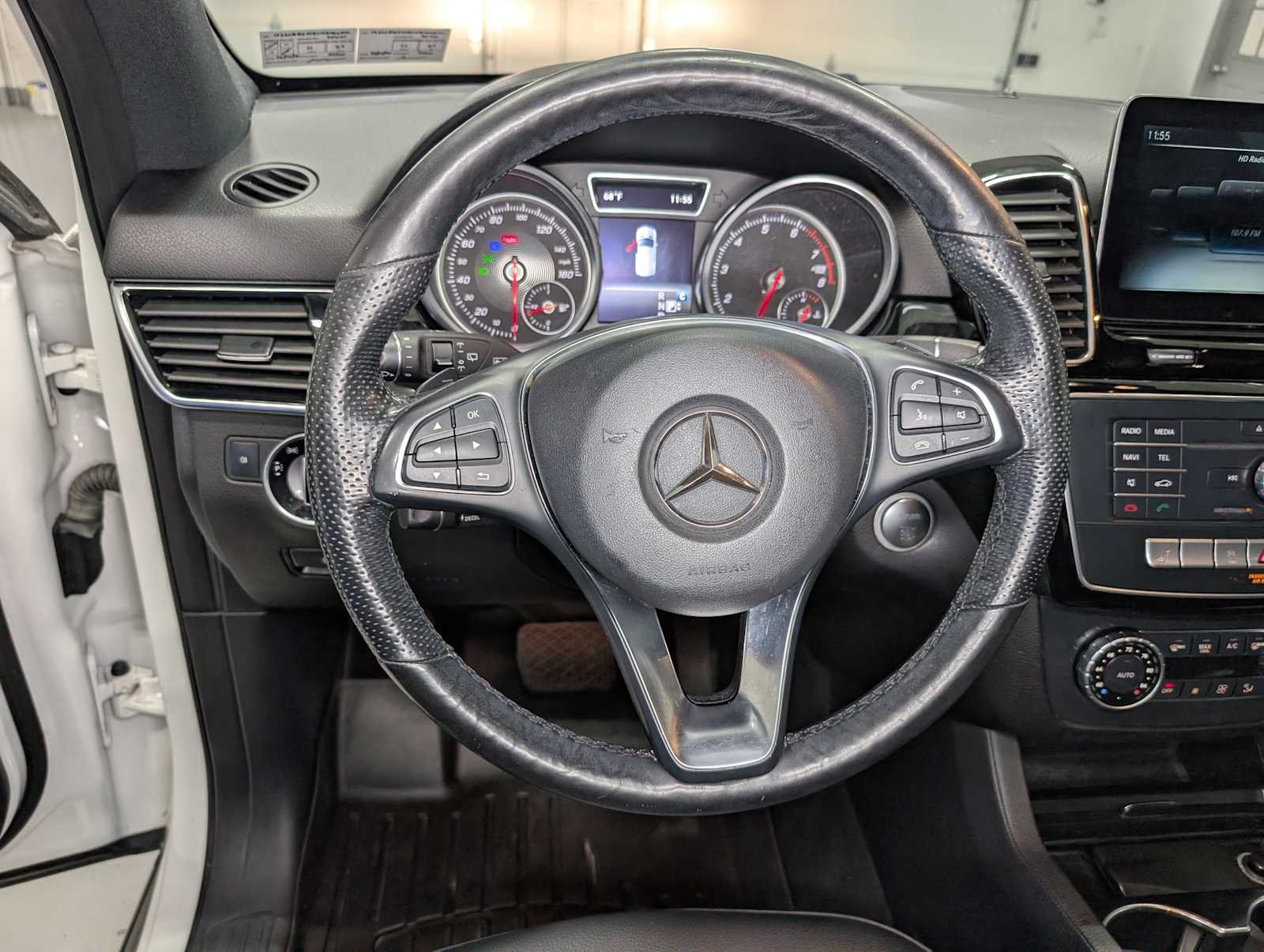 Used 2017 Polar White Mercedes-Benz GLE 350 image 30