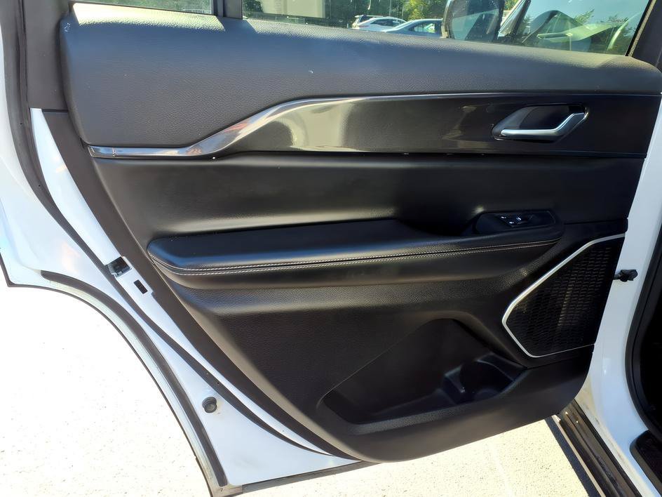 Used 2021 Bright White Clearcoat Jeep Altitude image 15