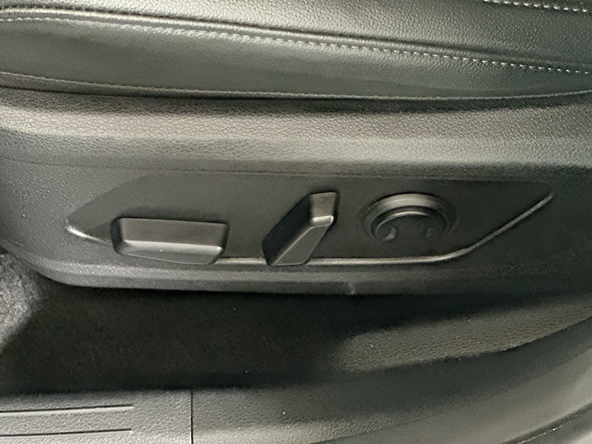 Used 2026 Ebony Black Kia EX image 13