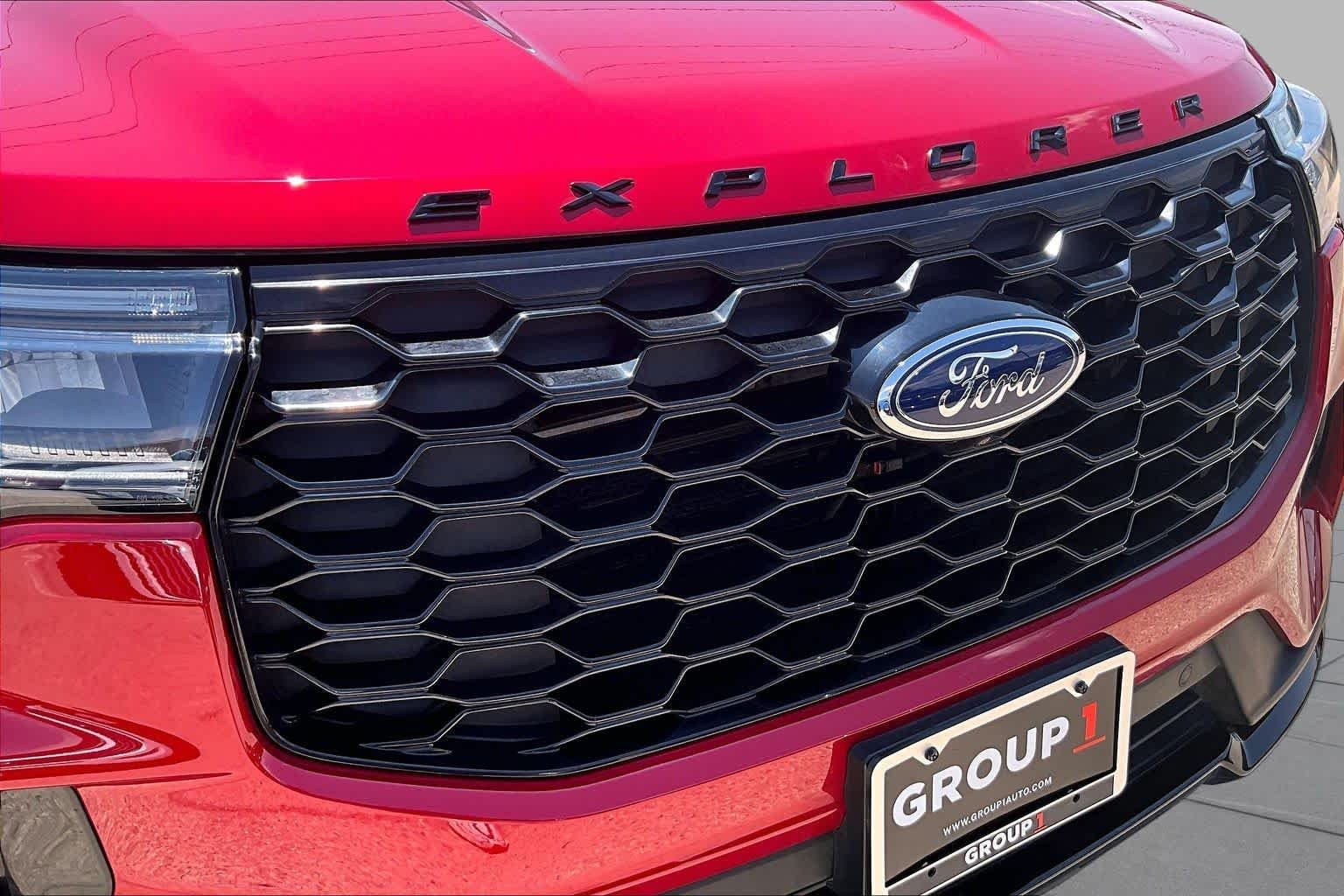 Used 2026 Rapid Red Metallic Tinted Clearcoat Ford ST-Line image 28