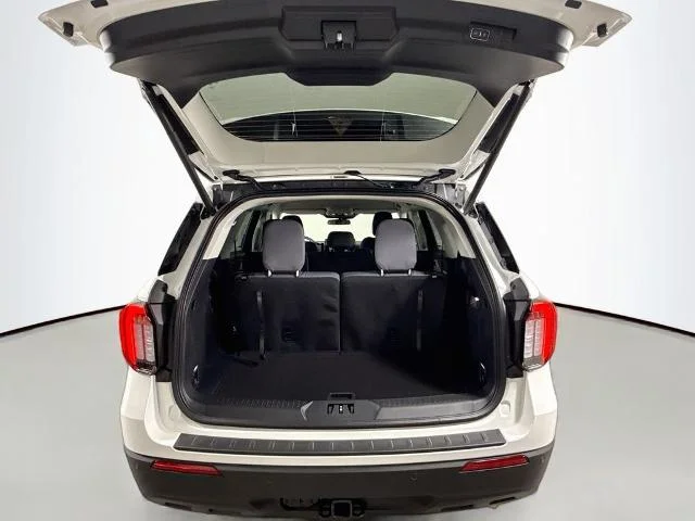 New 2026 Star White Metallic Tri-Coat Ford Active image 57
