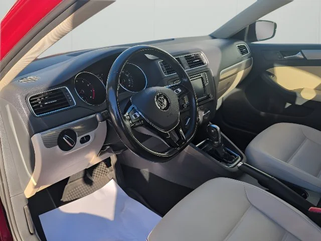 Used 2017 Red Volkswagen 1.4T SE image 13