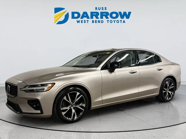 2023 Volvo S60 B5 Core Dark Theme