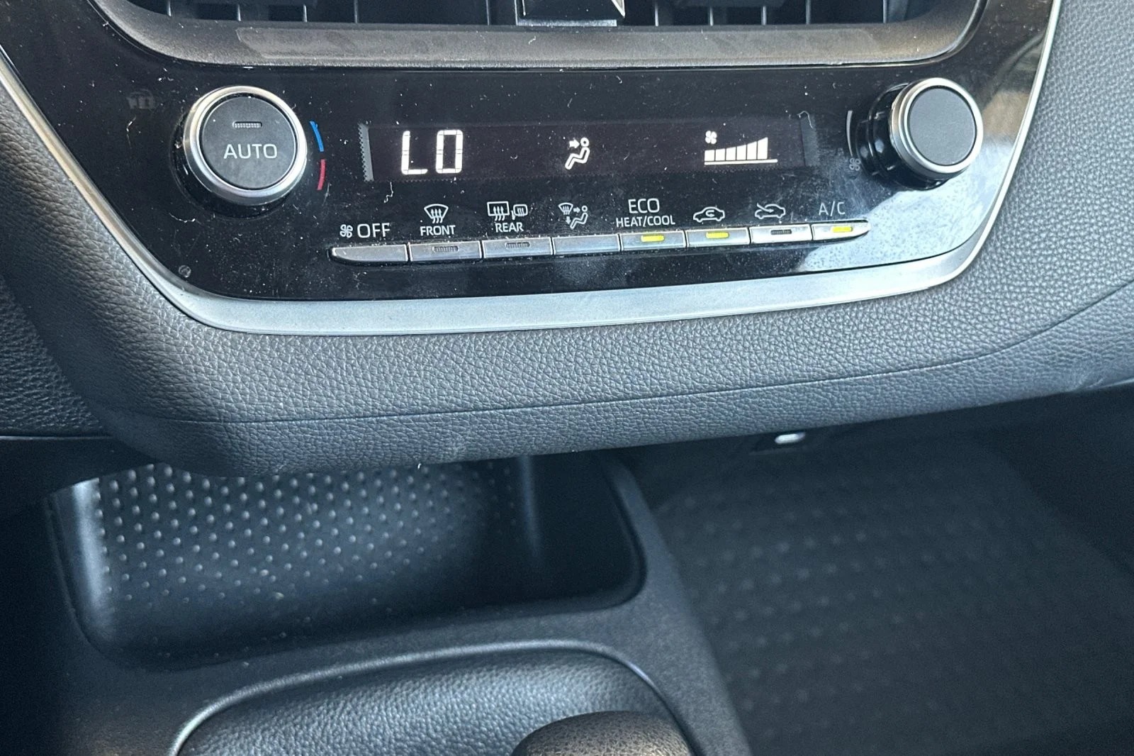 Certified Used 2024 Ice Cap Toyota Hybrid LE image 18