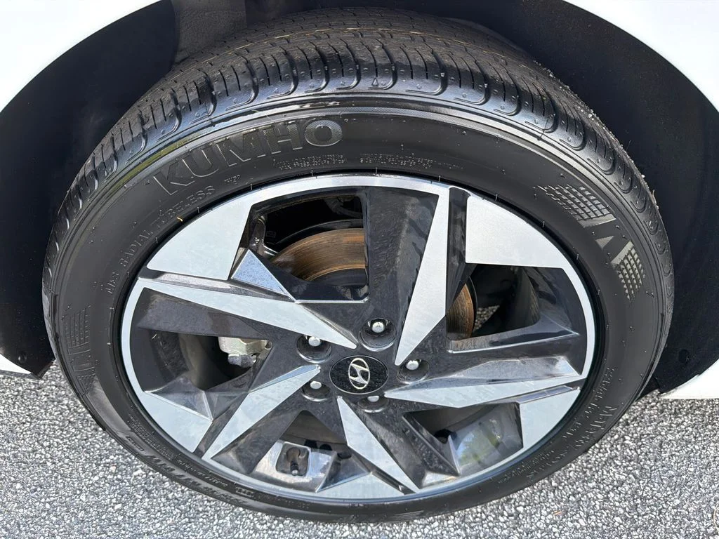 Used 2023 White Hyundai Limited image 17