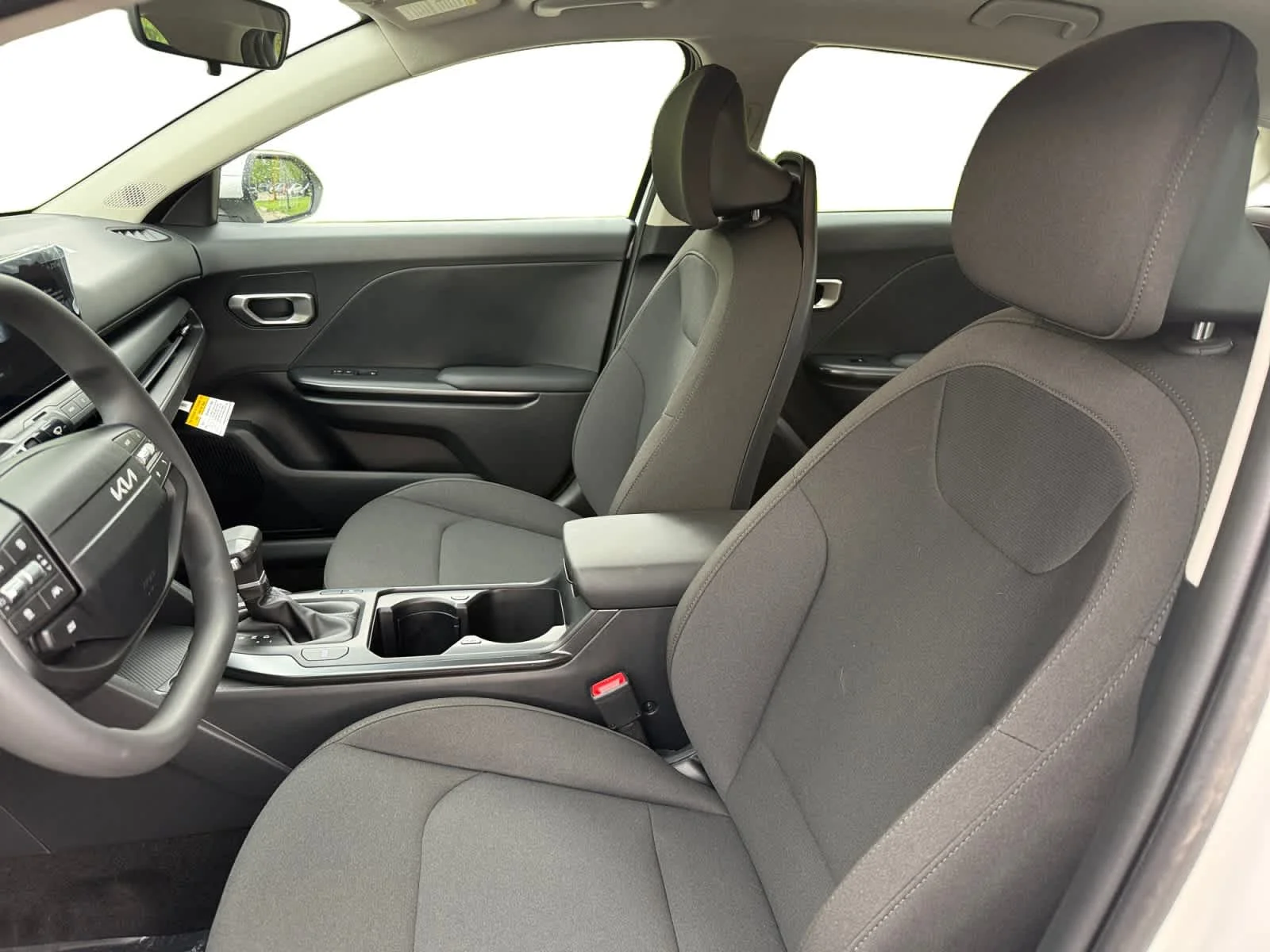 New 2026 Snow White Pearl Kia LXS image 11