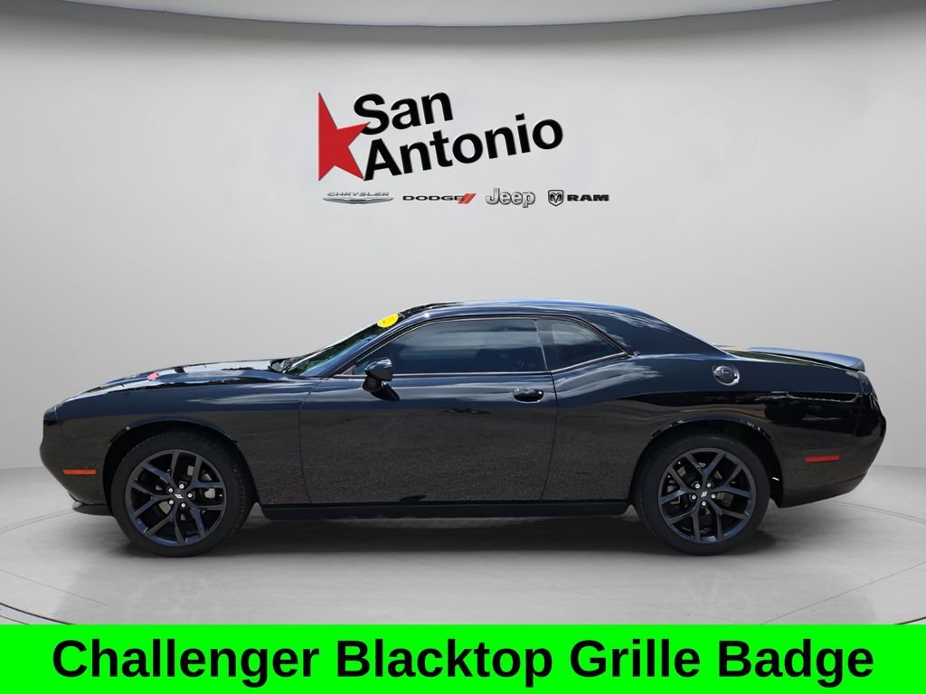 Used 2023 Black Dodge SXT image 8