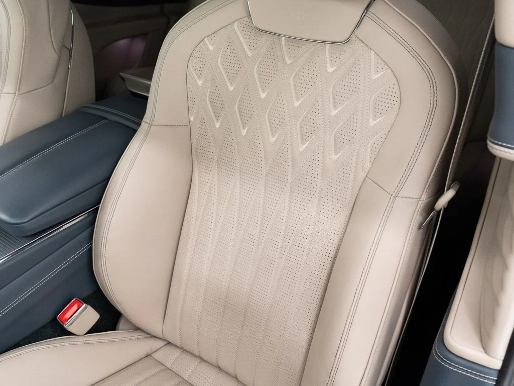 Certified Used 2026 Thunder Bentley Azure image 18