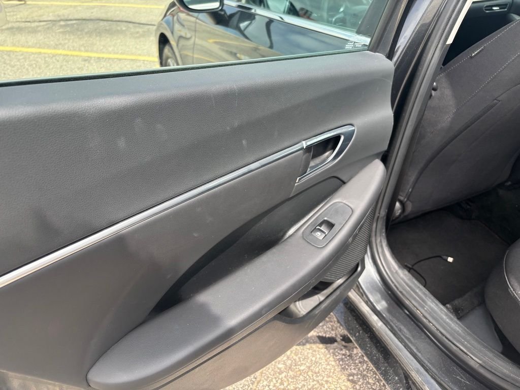 Used 2023 Gray Hyundai SEL image 9