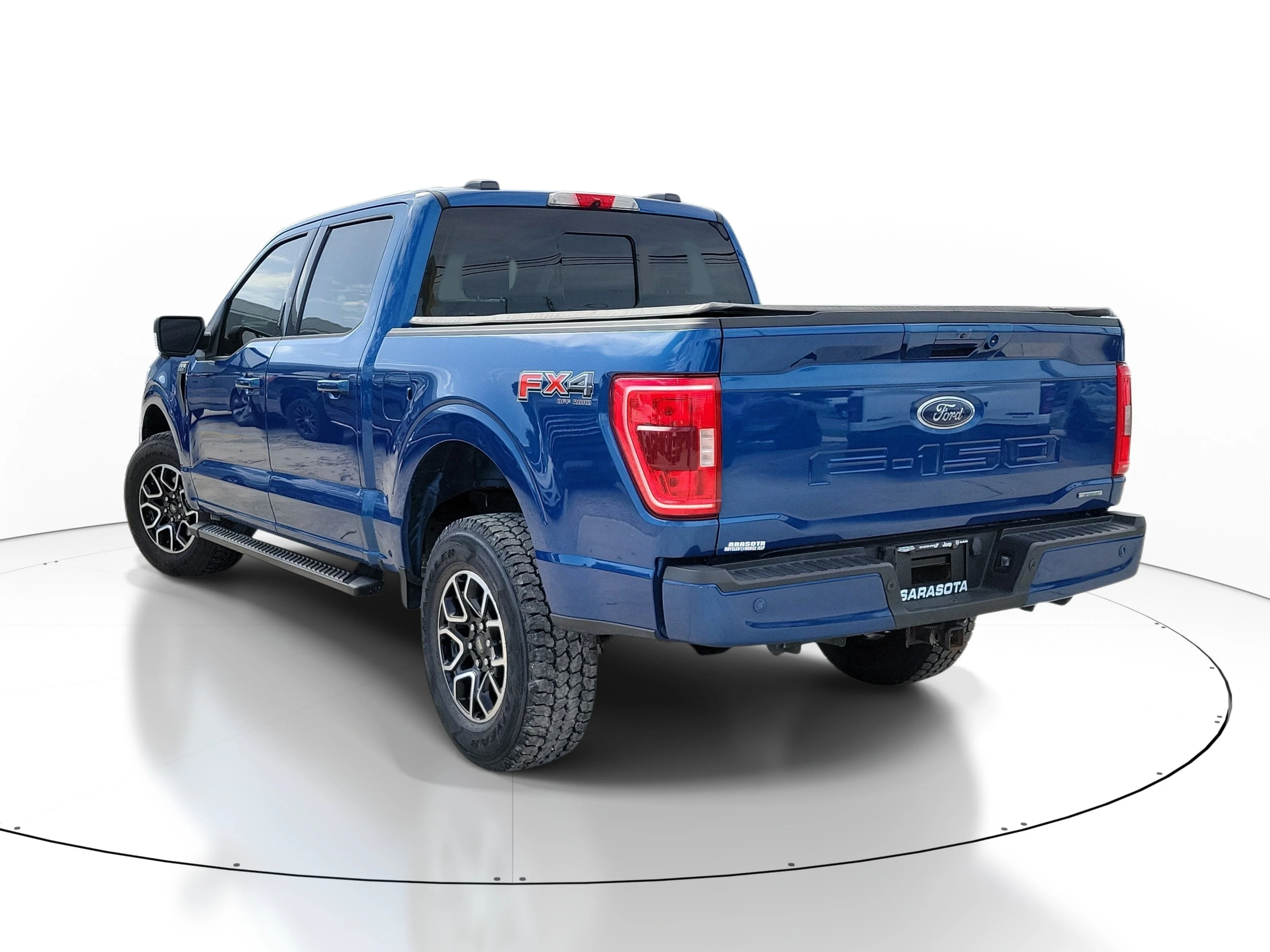 Used 2022 Blue Metallic Ford XLT image 4