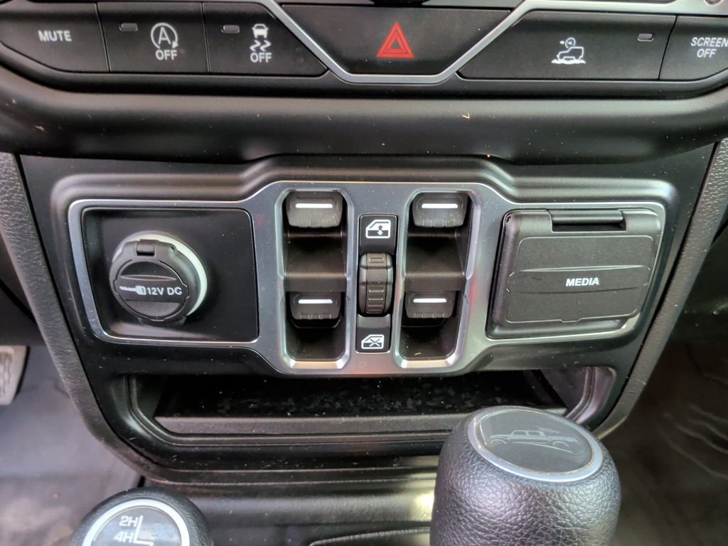 Used 2022 Blue Jeep Overland image 33