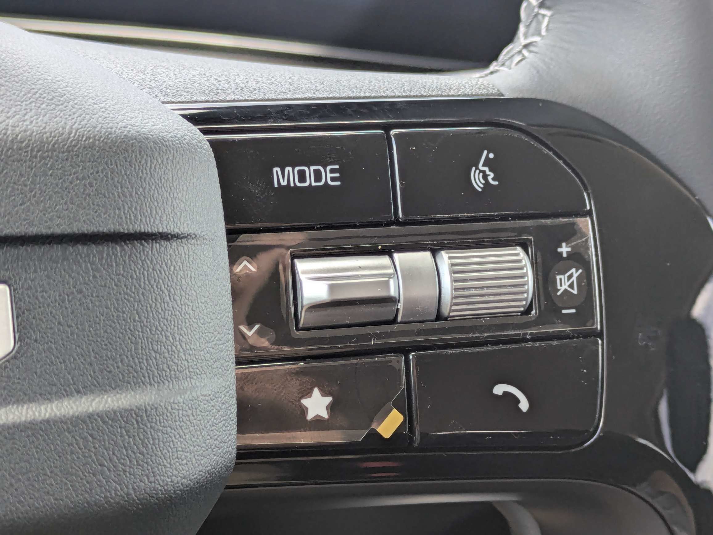 New 2026 Ivory Silver Kia LX image 30