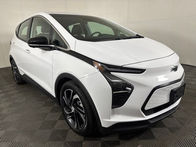 Used 2023 White Chevrolet 2LT image 1