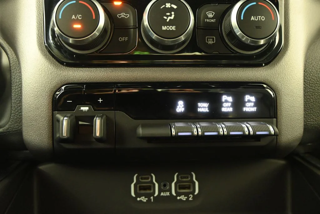 Used 2021 Blue Ram Laramie image 32