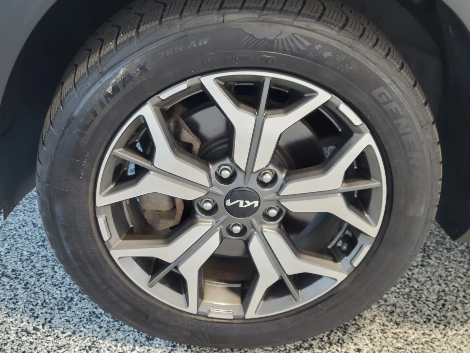 Used 2022 Gray Kia EX image 5