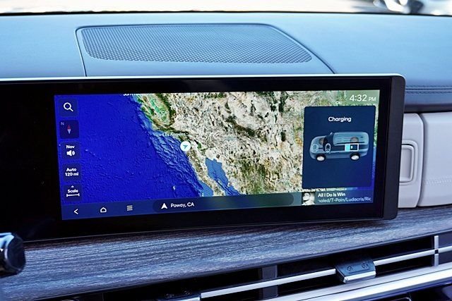 Used 2025 Black Hyundai Calligraphy image 30