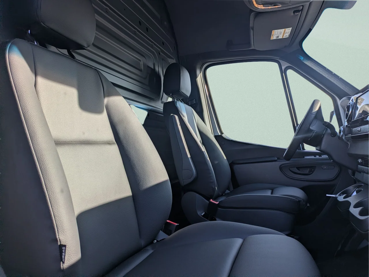 New 2026  Mercedes-Benz Cargo 144 WB image 7