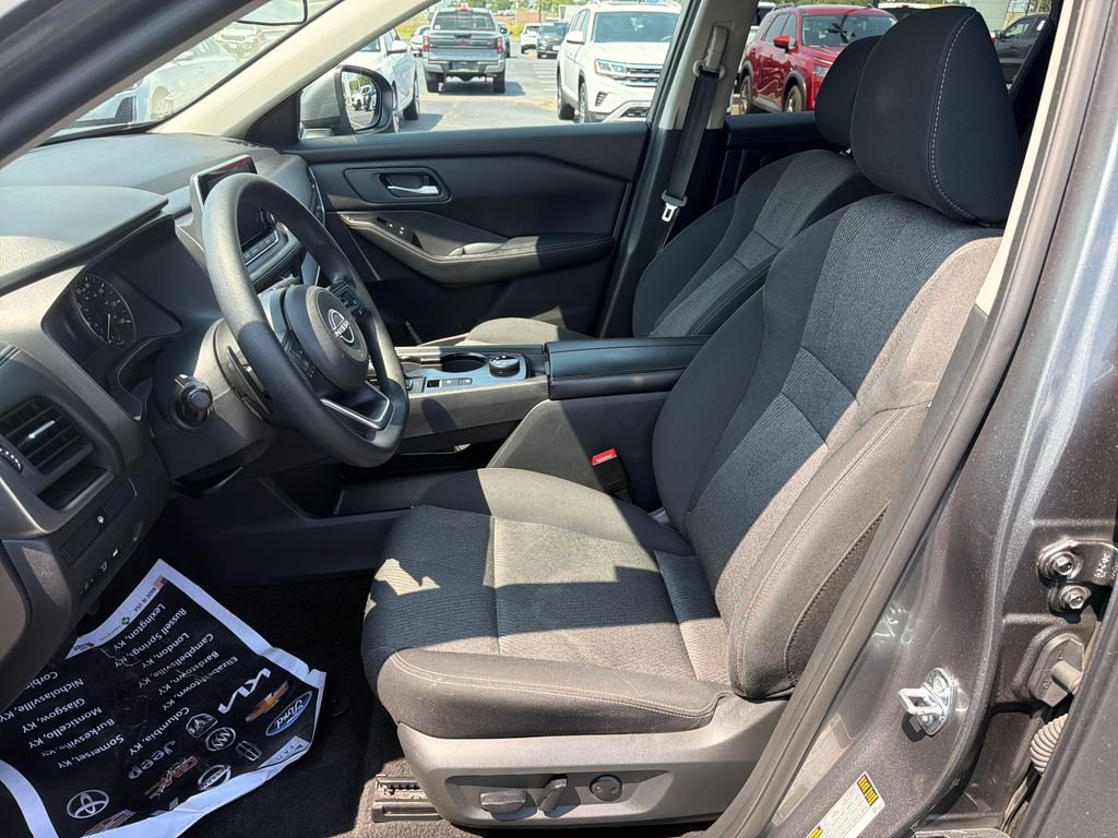 Used 2024 Gray Nissan SV image 13
