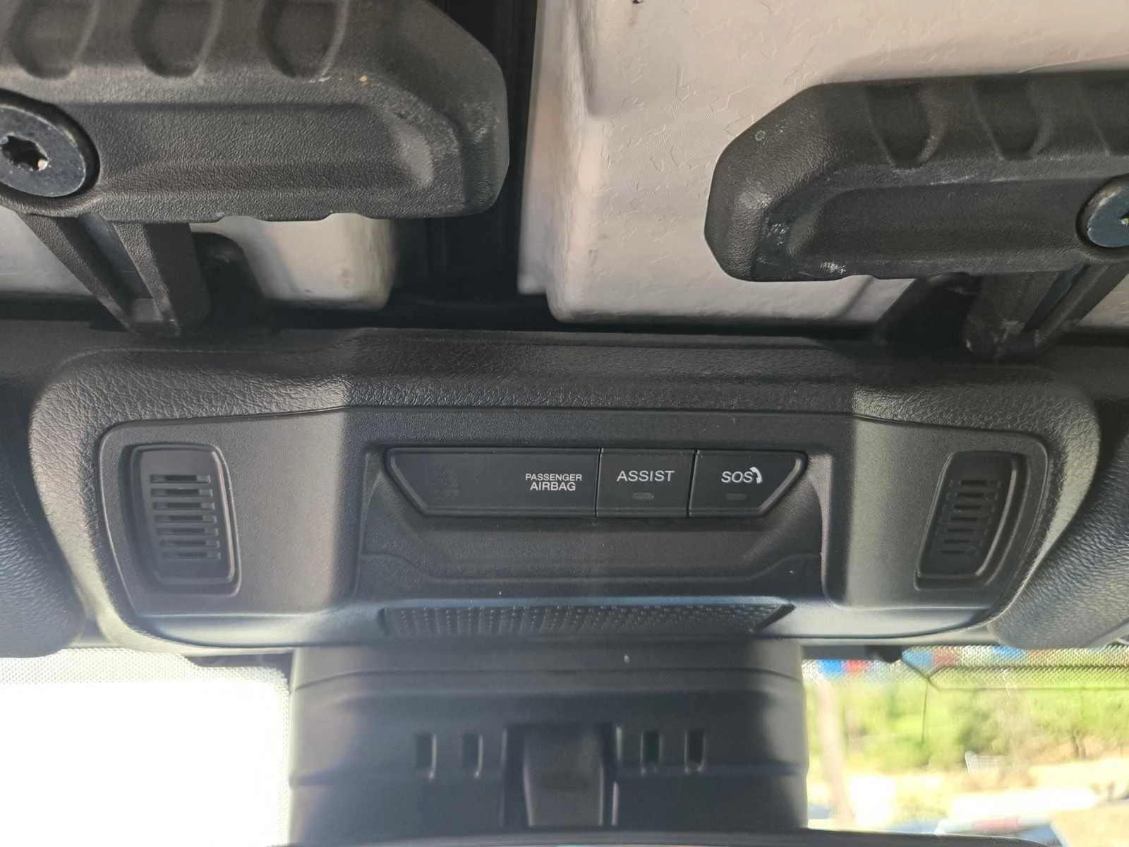 Used 2024  Jeep Sahara image 22