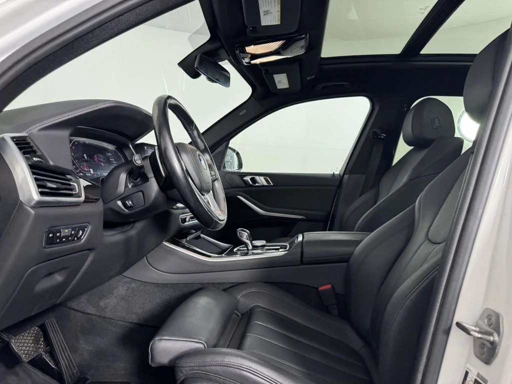 Used 2020 White BMW xDrive40i image 4
